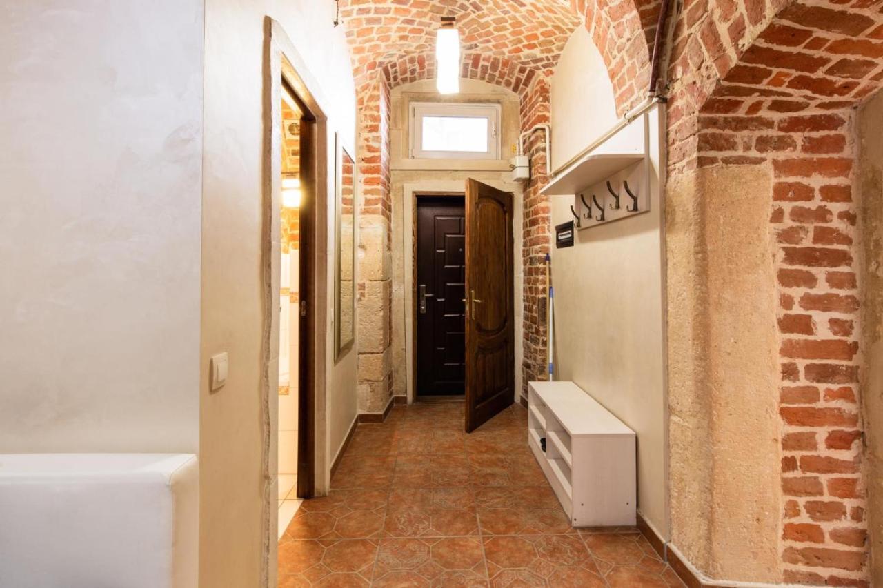 Spirit Of Old Lviv Apartment Main Square Extérieur photo